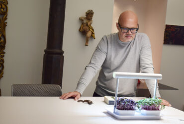 Rony Plesl a chytrá zahrádka Mini od LeafLearn