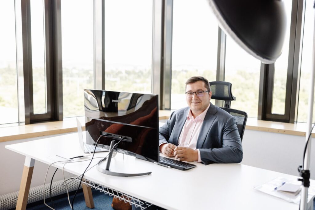 Adam Neuberger, Probinex