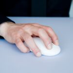 ruka s myší