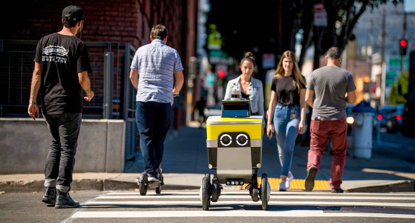 Pizza Hut x Serve Robotics