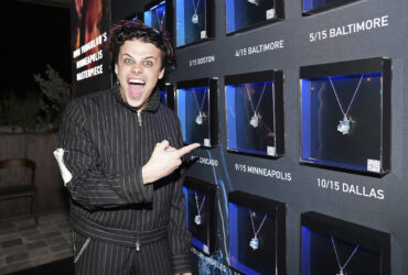 Yungblud a náhrdelníky